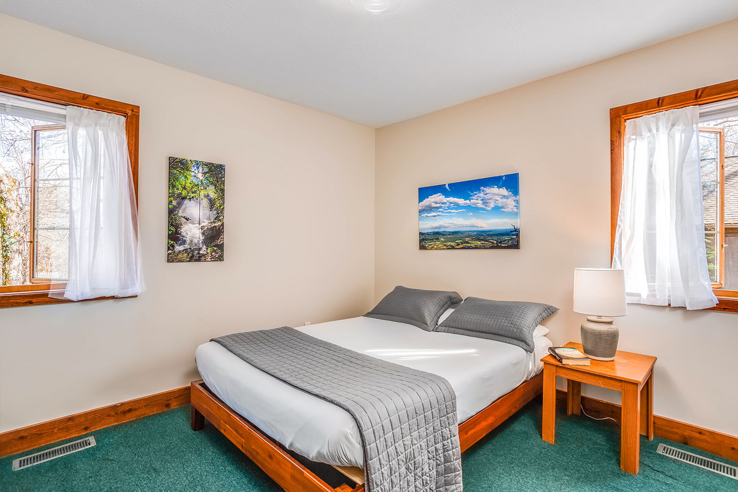 Spy Rock Queen Bedroom at our VA Cabin Rentals for the Weekend